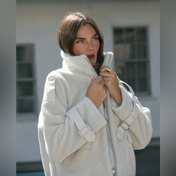 NOIZE x Tezza & Cole | Runaway Faux Fur Jacket Size: medium - Picture 3 of 9